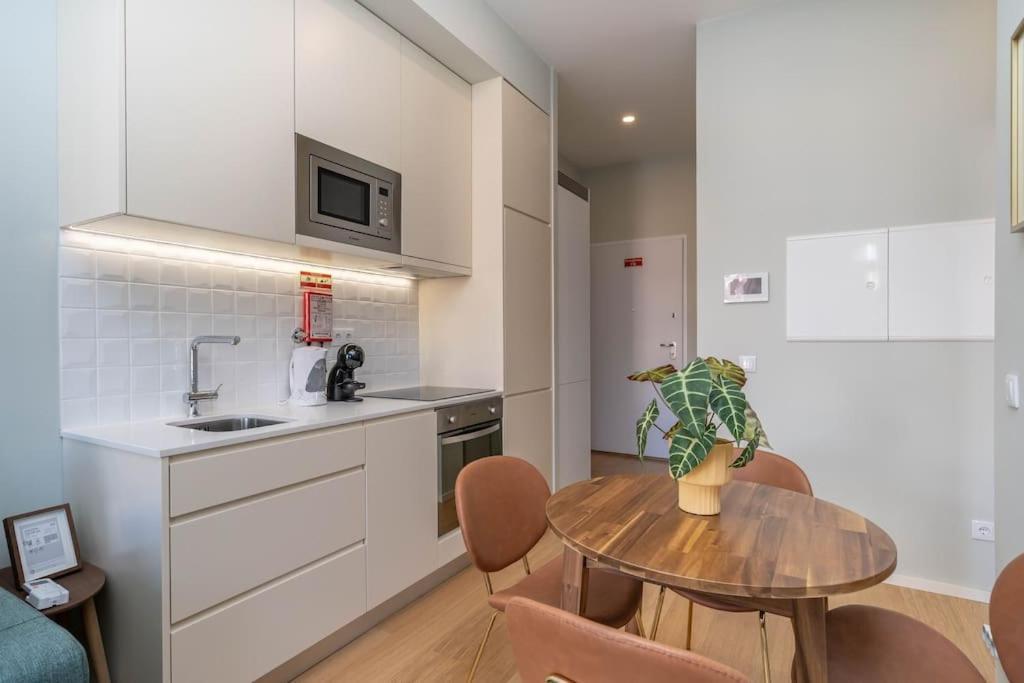 31 De Janeiro Flat By Amber Star Rent Leilighet Porto Eksteriør bilde